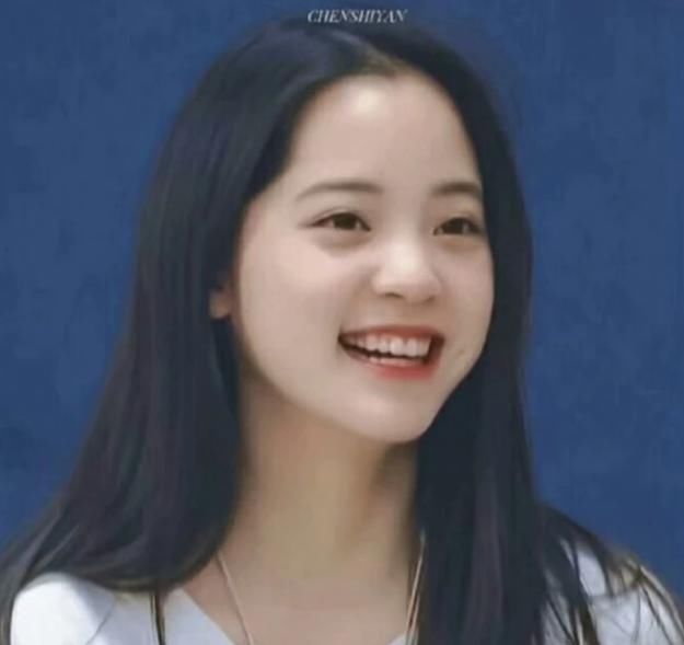 嘴角|笑起来“特别甜”的女生,嘴唇会具备这“3特点”,全占才是直男女神