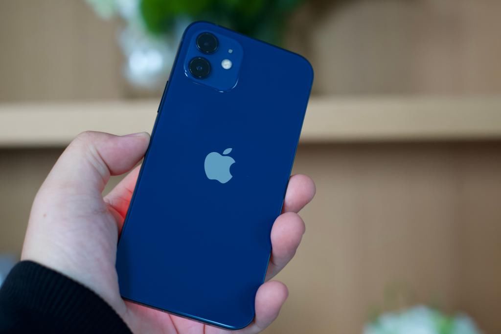 三星|大降4000元，三星彻底妥协了，网友：不如买iPhone 12！