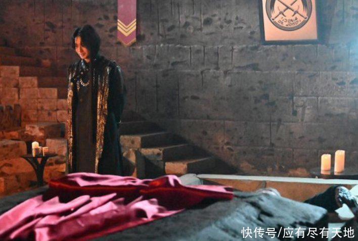 不死鸟|假面骑士圣刃：飞羽真临近结局惨败，剑士十刃敌不过老乌的恶骑