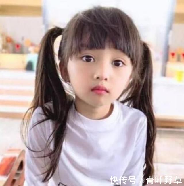 泰国|泰国6岁小女孩因身材屡获选美冠军,气场强大,卸妆后长这个样