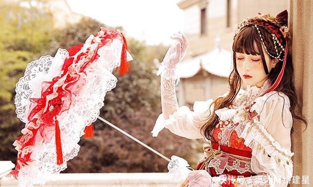 女孩痴迷洛丽塔裙子,曾因梦到裙子再贩而半夜惊醒