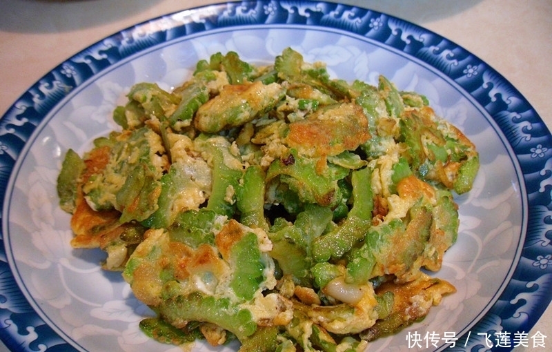 和婆婆在家吃午饭,10块钱不到做了三菜一汤,营养丰富真实惠