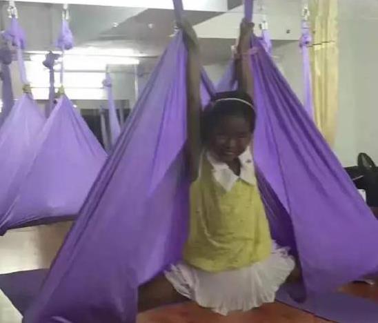 化学性|夏季防晒不到位,孩子秒变“小黑娃”,儿童防晒有哪些要注意?