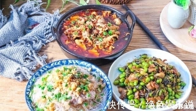 昨晚上弄了3个菜，两人吃了1锅饭，老公说这样吃下去会胖成球