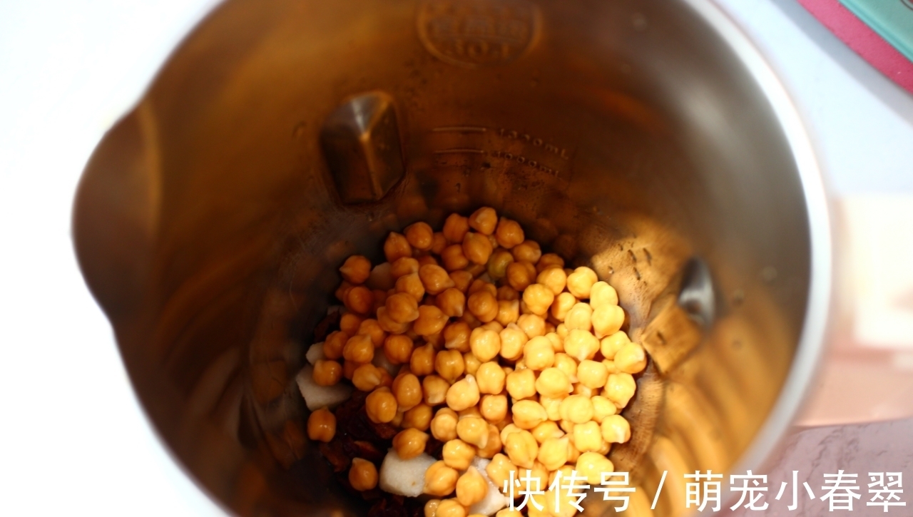 打豆浆时,加入这两样食材,口感清甜香浓,每天一杯润肺解渴