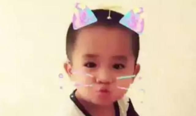 妈妈|4年前因吃奶太用力,被妈妈用剪刀划伤脸的男婴,现状惹人感慨