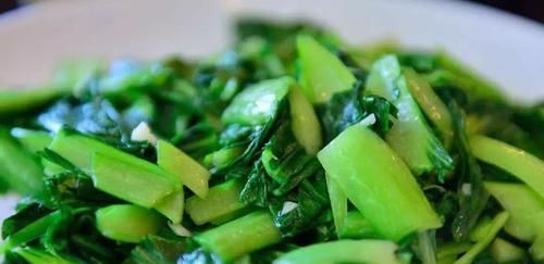 凉拌菜|夏季养生要注意,“几样菜”最好不要吃,吃了容易生病