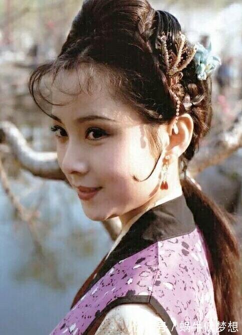 丫头|红楼梦里,晴雯临死前叫了一晚上的娘,为何没叫宝玉的名字?