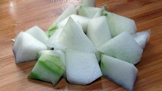 甲状腺|甲状腺有结节,三物再馋也要忌口,常吃一青、二白,结节慢慢变好