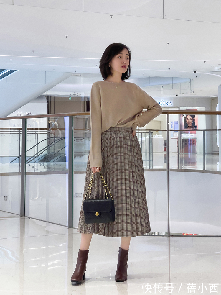 博主 今年还是穿“毛衣”最优雅,学博主这样搭配半身裙、高腰裤真高级