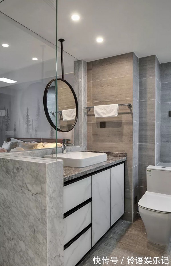 储物空间|125平的现代风三房,有着梦幻感的背景墙,好让人喜欢