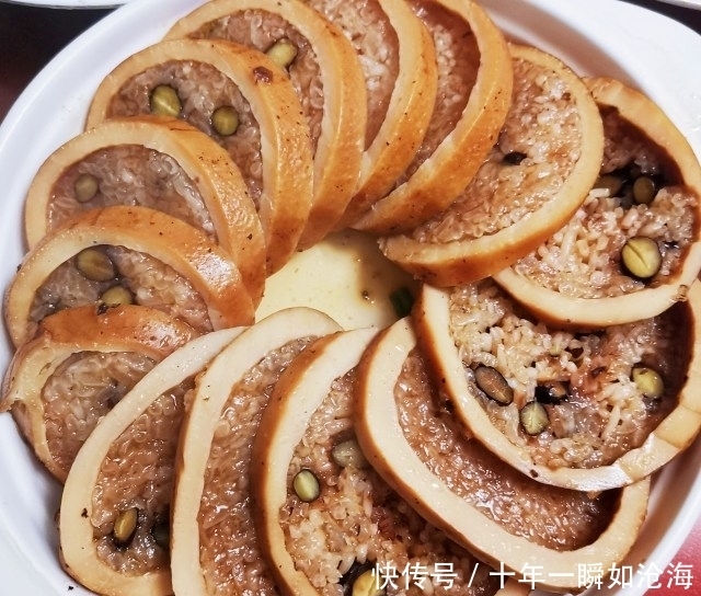 鱿鱼黑豆糯米饭,鱿鱼控的最爱,吃起来超满足