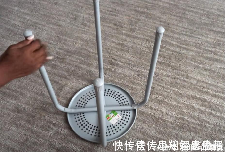 泡沫|扔掉的旧铁凳子捡回来吧，用海绵包一圈，放家里坐着舒适还能收纳