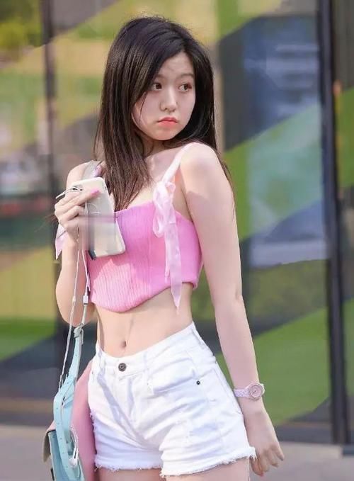  背心|甜美粉色“针织”背心，穿出姑娘俏皮可爱气质