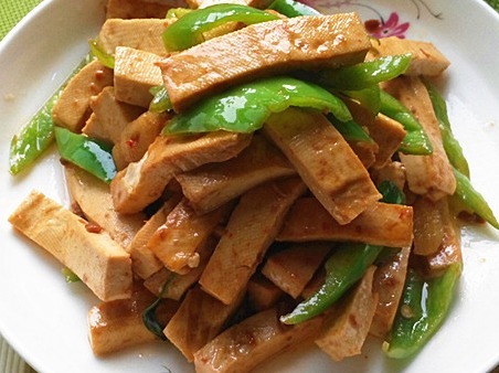 青椒炒香干|制作简单,纯素食材,养胃补钙,美味又下饭,孩子也不挑食了