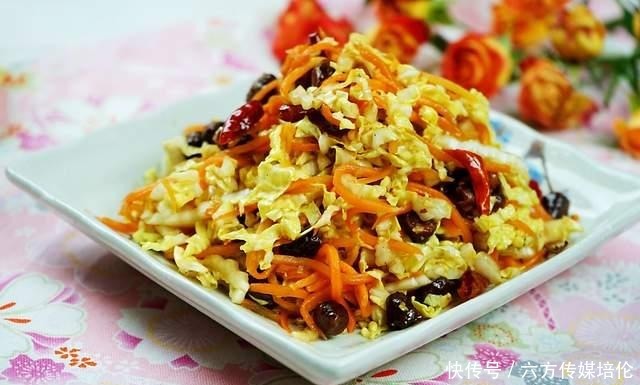 一道简单的小拌菜:凉拌白菜丝,做法简单,但味道爽口