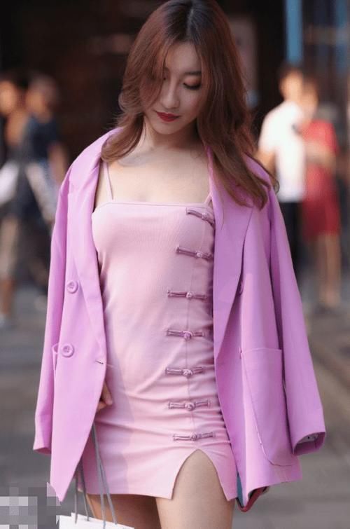 包臀裙 性感''小''姐姐,紫色吊带包臀裙穿搭,格外的有魅力