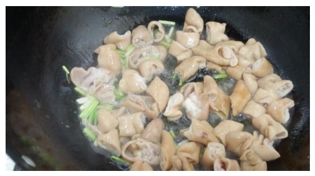 猪大肠要怎样煮才不“浓缩”只要掌握这5条秘籍,既不硬又入味