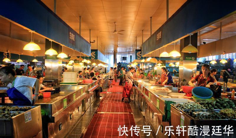 爸妈|有人宁愿去超市买菜，也不愿买路边老人的便宜菜，为什么