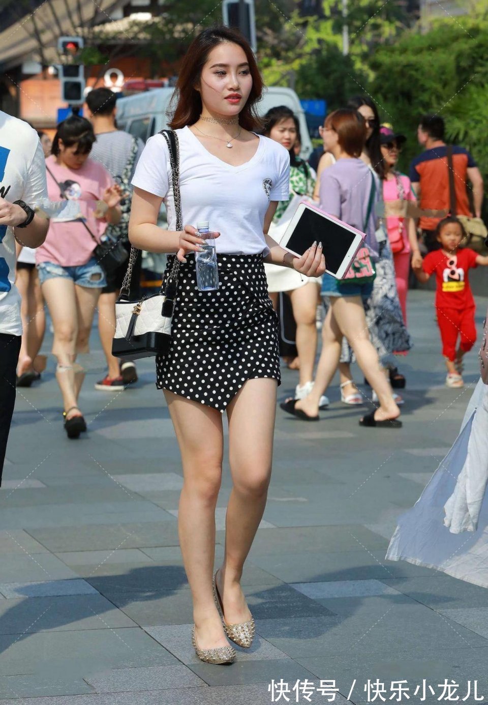 时尚|过了30岁的女人收好这份简约穿衣搭配吧,越精简越时尚!女人味足