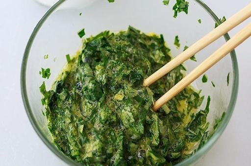 我家每年必吃，是菜也是药，用来炒鸡蛋比香椿还香，有花盆就能种