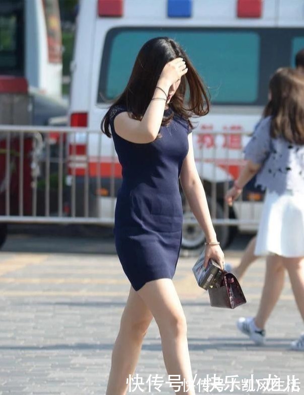 穿搭 一件亚麻连衣裙,穿出成熟优雅气质,阿姨也能魅力迷人