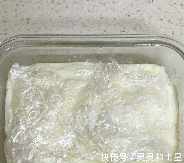 面包糠|用牛奶做小零食,加入淀粉炸,营养价值高又好吃!
