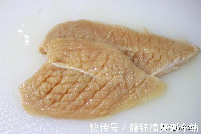 鸡胸肉|比猪肉便宜，比牛肉更嫩，煎一煎外酥里嫩，这肉太香了