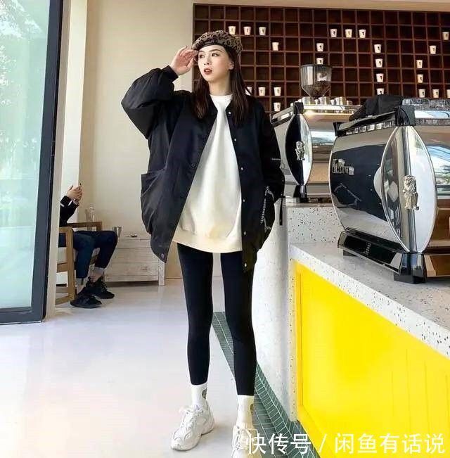 冬天 阔腿裤收起来吧,今年冬天流行“打底裤”外穿,袜子裹着穿超时髦