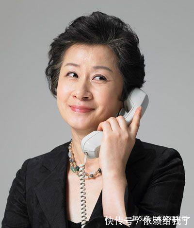 老年人 六十岁以上的女人适合什么发型做发型时应该注意哪些细节