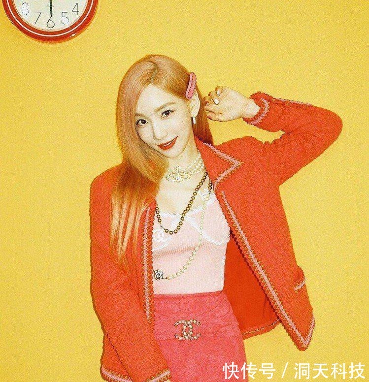 耳环 大宝石项链红毯回归,珍珠项链多层进发,社交媒体改变审美