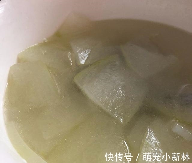 中餐厅:张亮用冬瓜煮汤不去皮?能喝吗?网友:他真的会做菜?