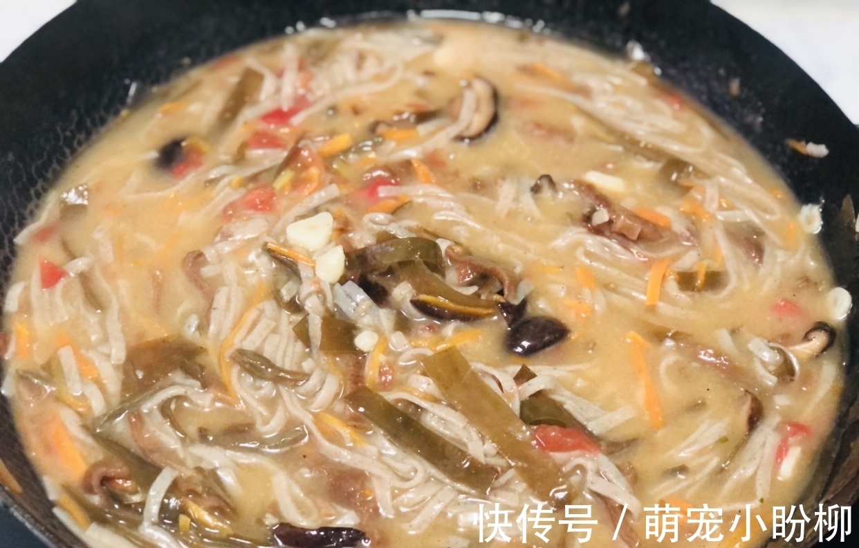 豫北农村常吃的一碗面,用料简单实在,汤浓味美,比烩面好吃多了