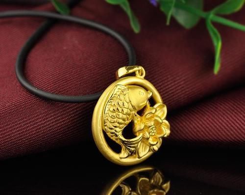 过时|黄金首饰也有高颜值,佩戴这些黄金首饰时髦显气质,还不容易过时