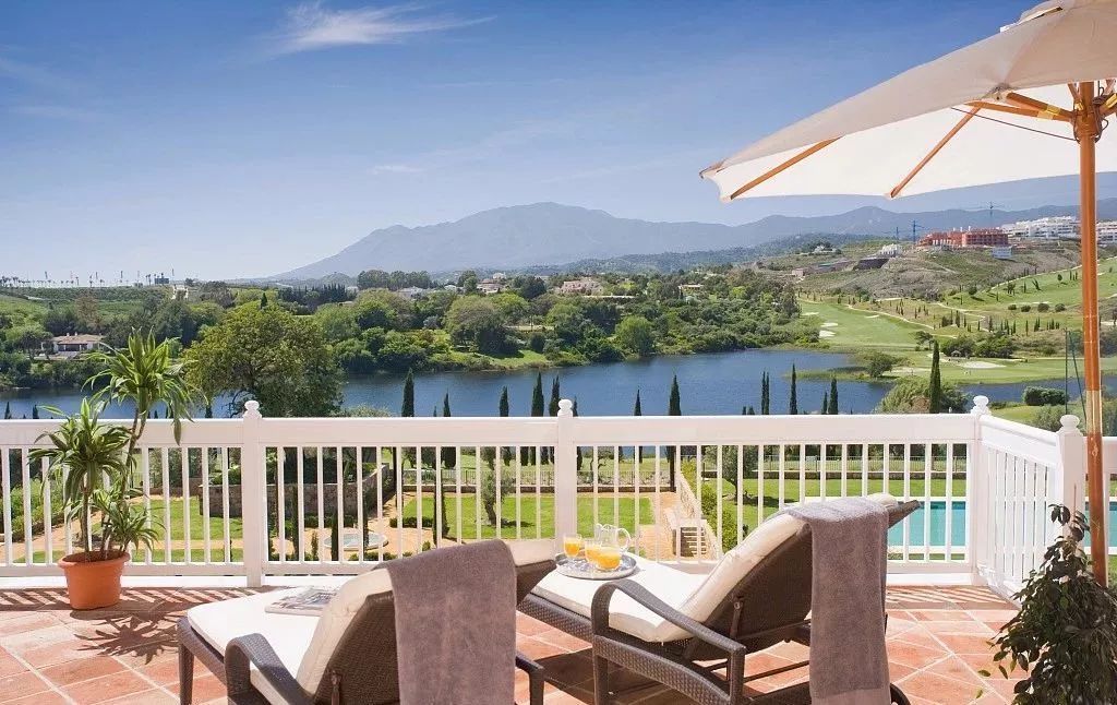 阳台|等有钱买房了,几万一平的阳台绝不晒衣服,打造诗和远方不留遗憾