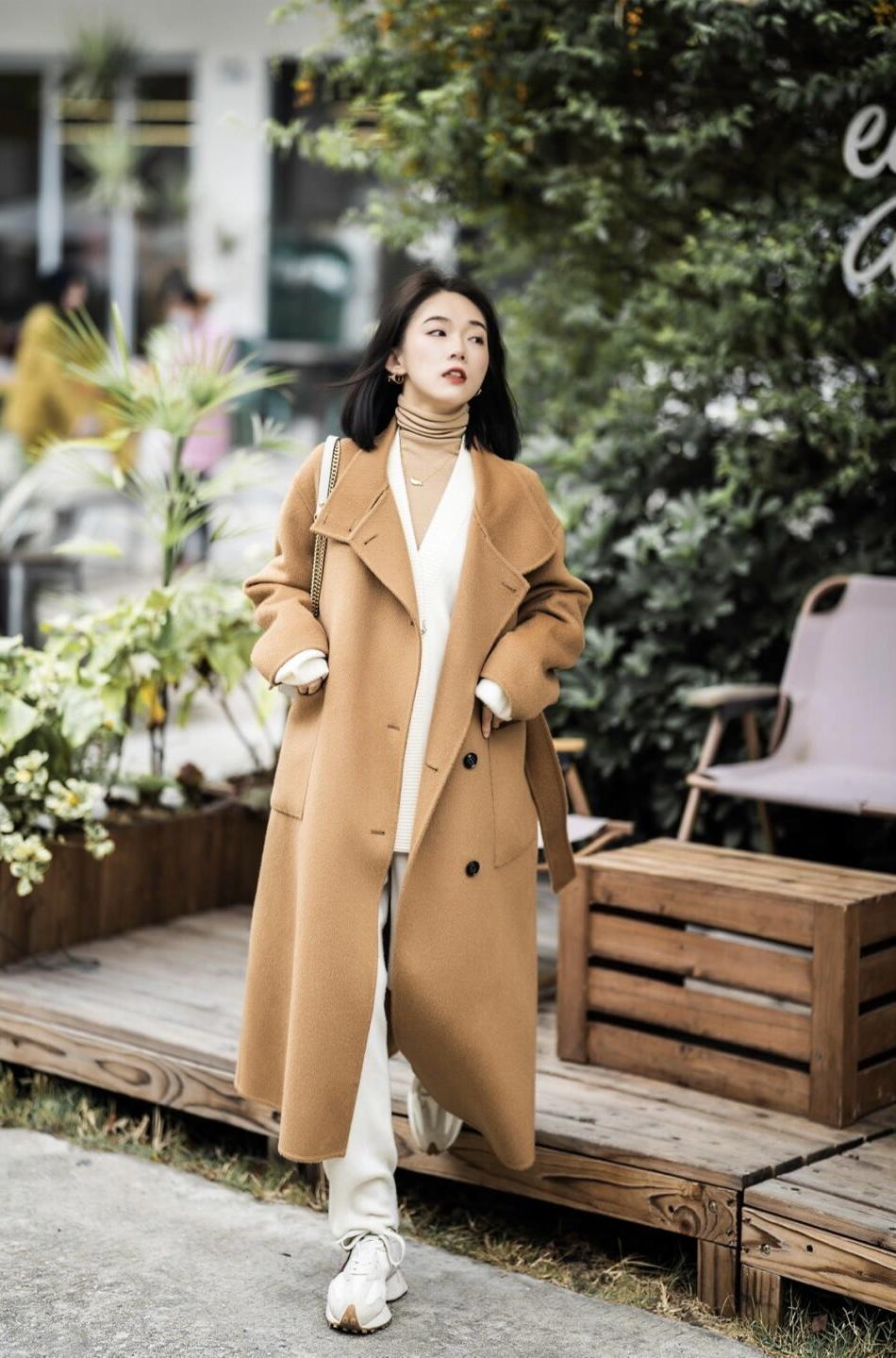 大衣 穿衣还是要懂配色,今年冬天多穿这几个流行色,温柔显白又高级