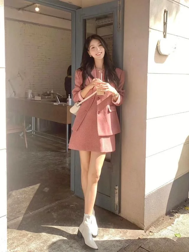 精致大气的女人:穿基础色和基础款衣服,轻松提升气质变得洋气14 精致大气的女人:穿基础色和基础款衣服,轻松提升气质变得洋气