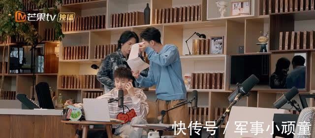 張淇在《朋友請聽好》第二季重回“主播”臺,流程嫻熟