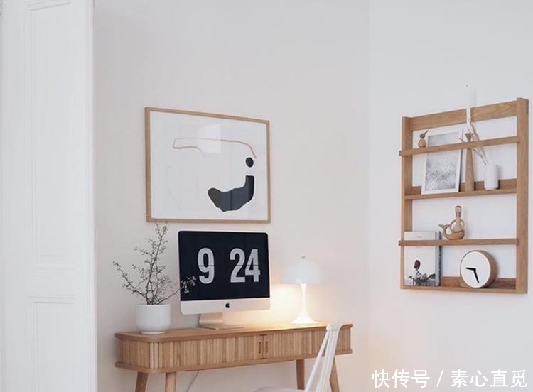 极简|白色的墙面与原木质家具的结合,简简单单的美感,来人都说好看~