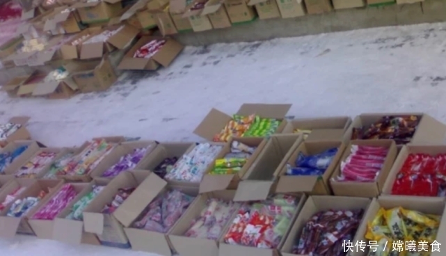 零下三十度的东北集市你有见过吗?豆腐冻成冰块,饺子满地都是