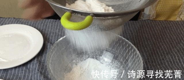 面粉|面粉别总是蒸馒头了,教你懒人做法,比油条好吃,比包子简单!