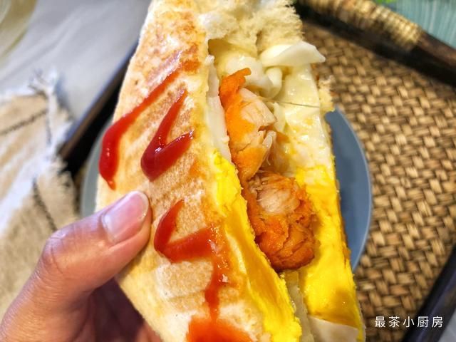 我家有了三明治机，早餐一个月不重样。怎么吃也不腻，营养又解馋