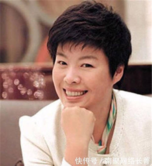 于丹!从国学大师到跌落神坛,被北大学子赶下台的于丹,当年到底做了啥