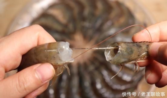 吃虾到底要不要去虾线60岁老渔民告诉你答案,很多人都被误导了