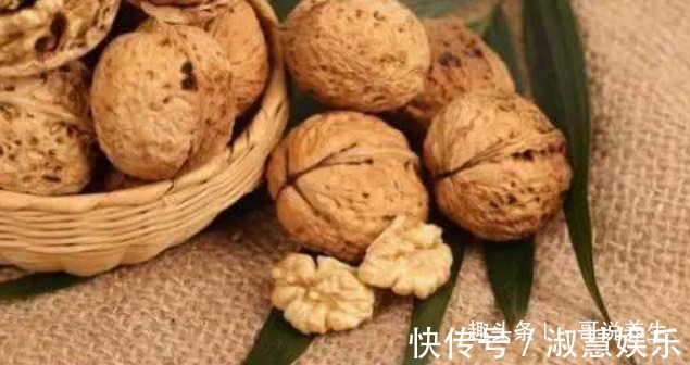 维生素e|女性不想老太快,经常吃3种食物,淡斑去皱,防止皮肤衰老!