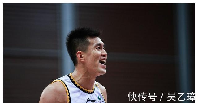 郭艾伦|拜个晚年?郭艾伦终于发声,元宵节前祝球迷春节快乐,还送2礼物