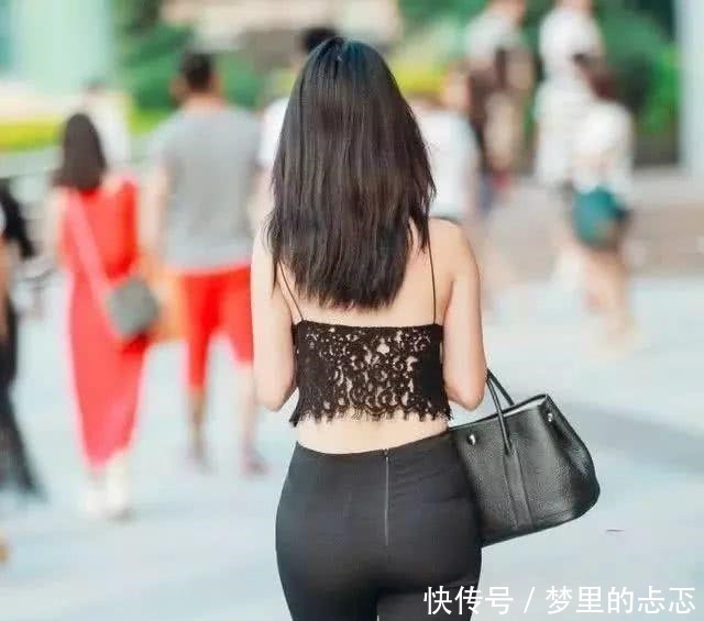 打底裤显得优雅大气,彰显高贵的魅力和婉约!