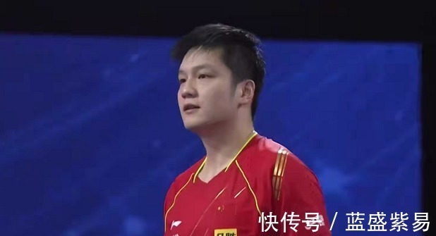强拉|4-0赢了!樊振东豪夺冠军,赛后直言紧张,对手中途摔在广告牌上!