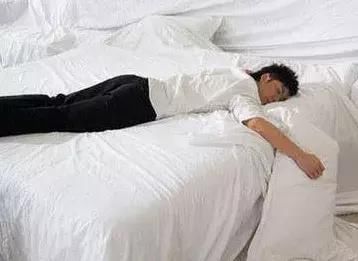 长时间|腿脚抽筋可不是缺钙那么简单，还可能跟这几个因素有关！