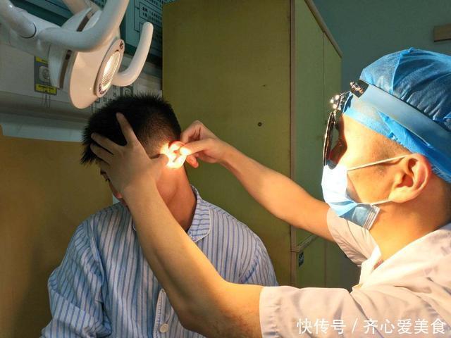 孩子|7岁男童总说耳朵痒,妈妈用手电筒一看,身上的鸡皮疙瘩都起来了